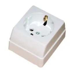 Tomada de Exterior Quadrada com Terra 10/16A 250V PC 0911 Cyllux - 1330190026